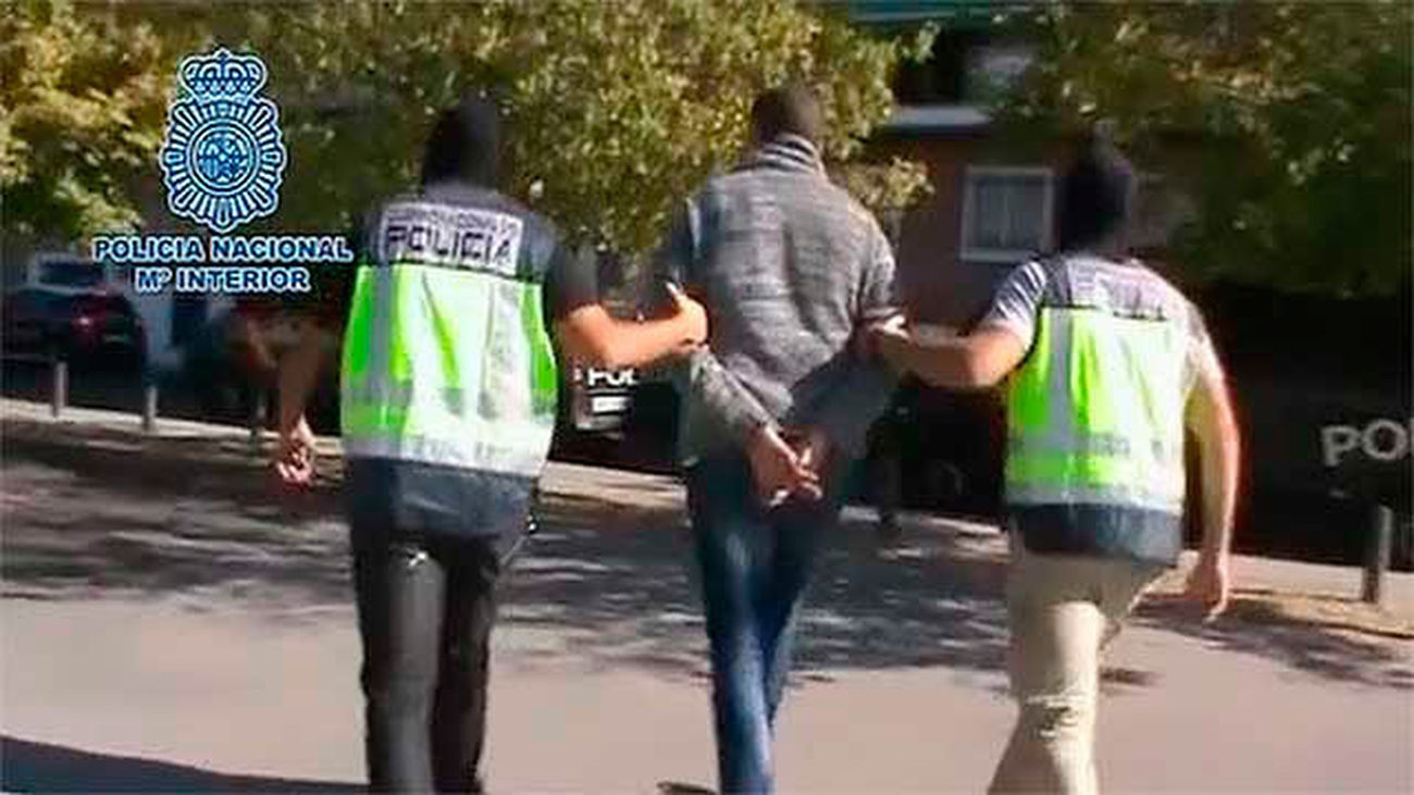 Dos jóvenes detenidos en Madrid por alentar en Twitter y redes sociales el yihadismo