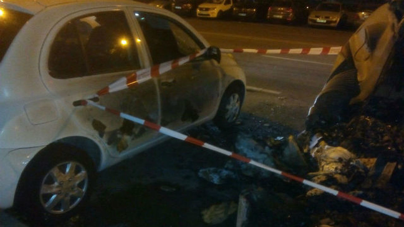 Dos detenidos por quemar contenedores y coches en Moratalaz como broma