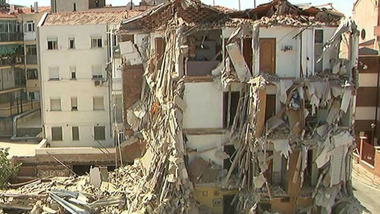 Las familias del edificio colindante al derrumbado en Carabanchel podrán entrar a recoger sus enseres