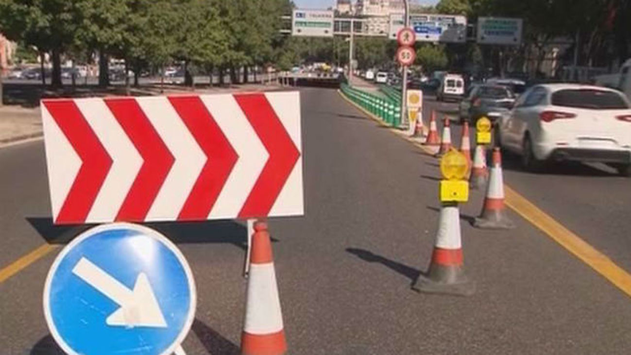 El túnel bajo la glorieta del Emperador Carlos V se ha cerrado al tráfico hasta el próximo mes