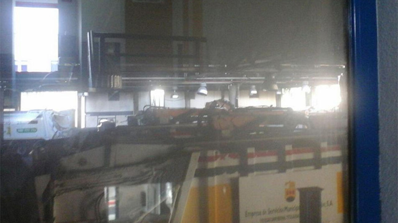 Un incendio en Alcorcón calcina al menos dos vehículos y daña otros ocho