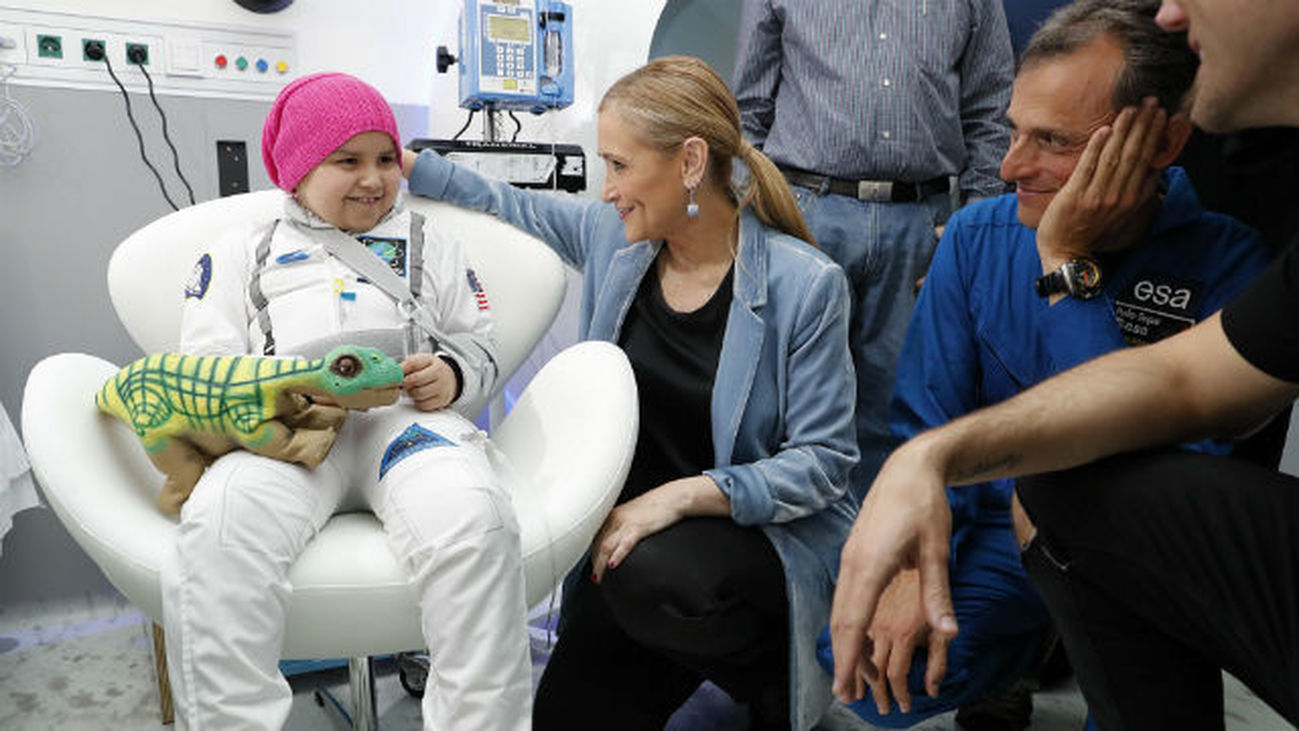 A la luna desde la habitación del hospital Gregorio Marañón