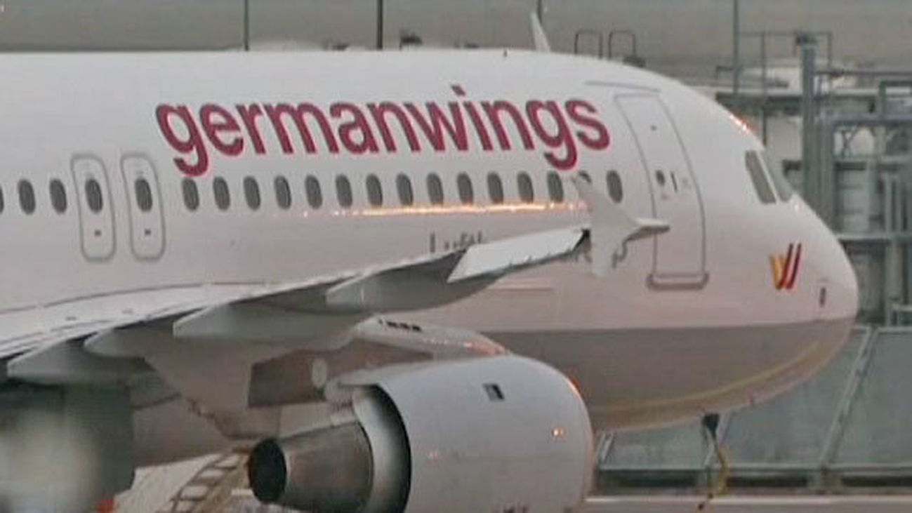 Los restos mortales de 32 víctimas españolas de la tragedia aérea de Germanwings llegan a España