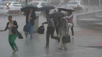 Otro día más con paraguas. Las lluvias se retirarán a partir de mañana