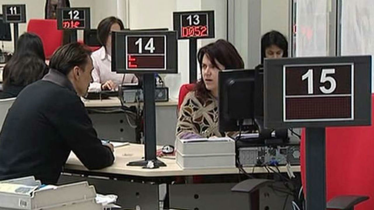 El paro baja en 541.700 personas en 2016, hasta niveles de 2009