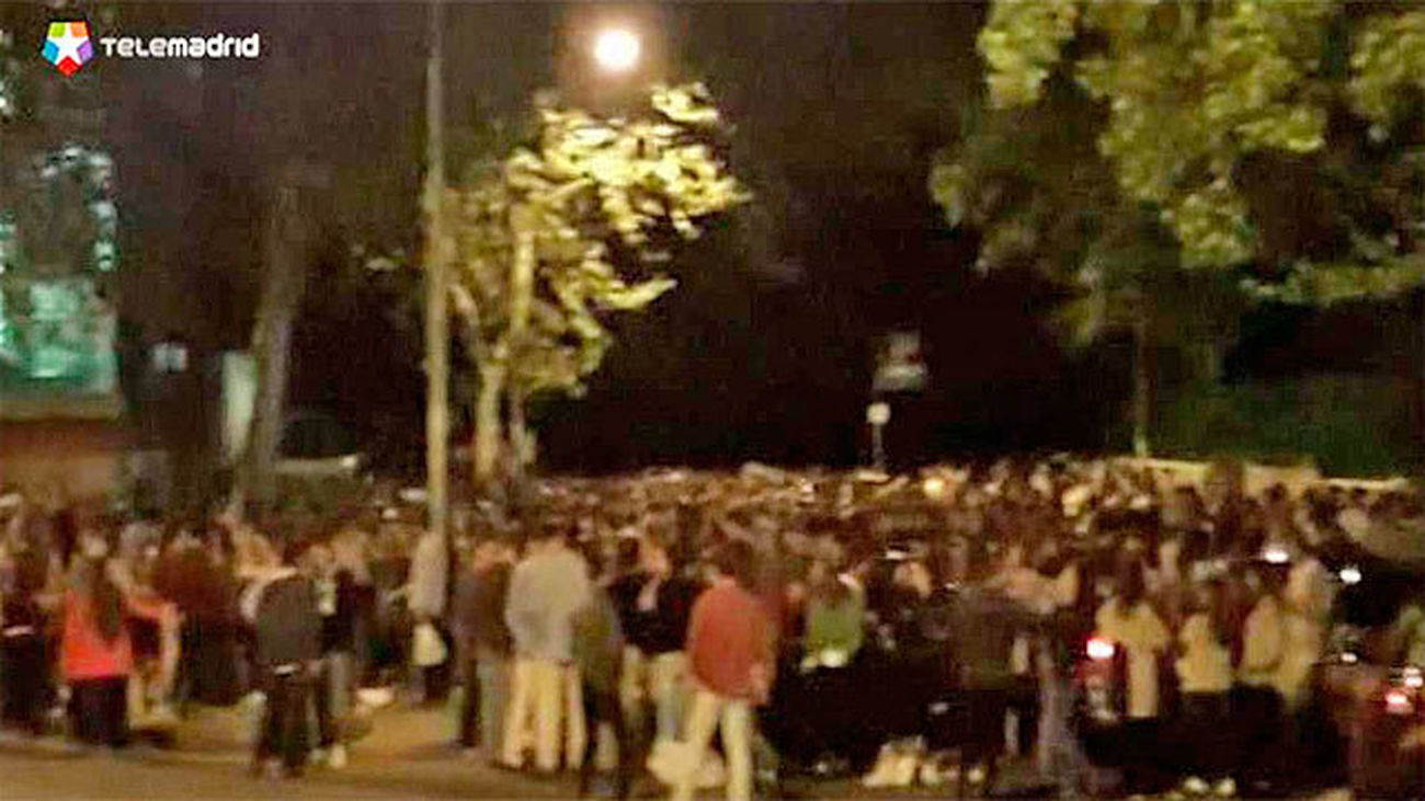 Los vecinos de Ciudad Universitaria están hartos de los macrobotellones