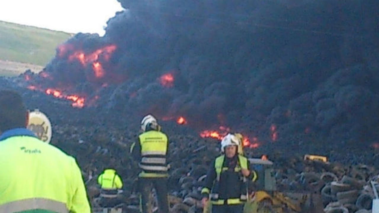 Los vecinos de Seseña llevan años denunciando el peligro que supone acumula gran cantidad de neumáticos