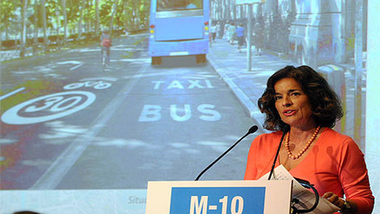 Ana Botella presenta la 'M-30 ciclista' del casco histórico