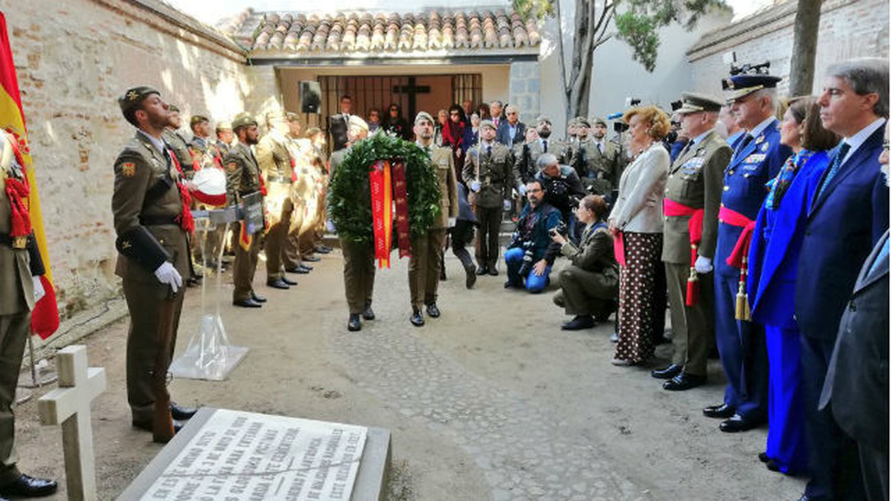 Ángel Garrido protagoniza la tradicional Ofrenda Floral a los Héroes del Dos de Mayo