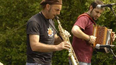 Los músicos callejeros reivindican su derecho a tocar en la vía pública