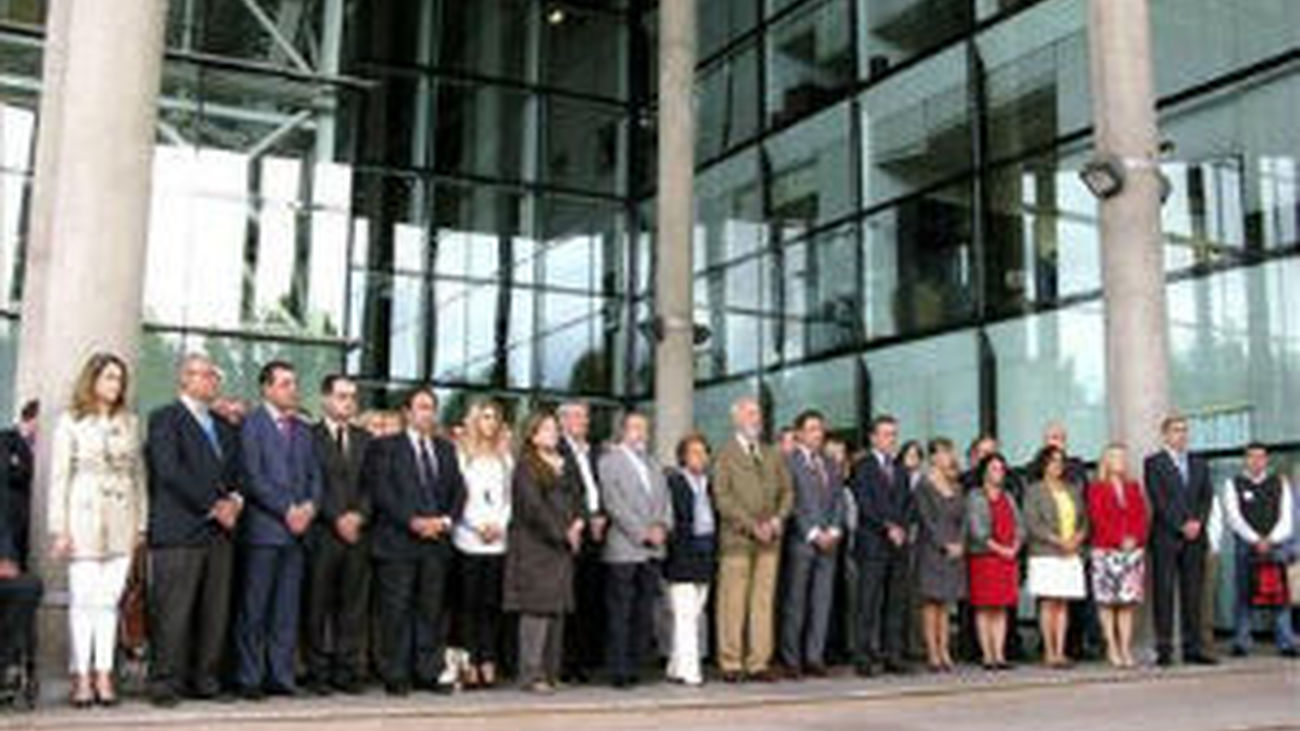 La Asamblea de Madrid guarda cinco minutos de silencio por la última víctima de violencia machista