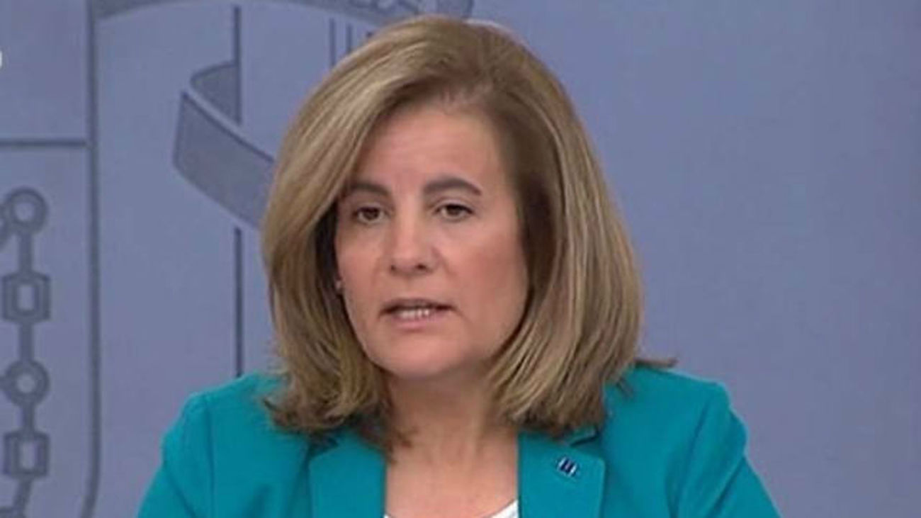 Báñez dice que la subida del paro en octubre es "normal" porque "siempre es un mal mes para el empleo"