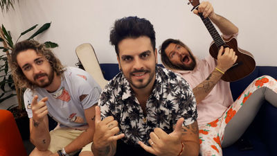 Bombai nos presenta 'Superhéroes',  tema de la banda sonora de la película 'Los Futbolísimos'