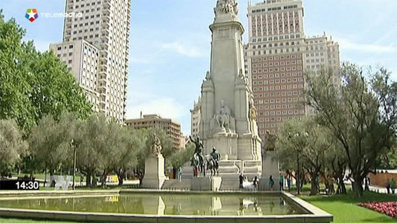 Carmena rechaza el plan Botella para Plaza España y convoca un concurso en octubre