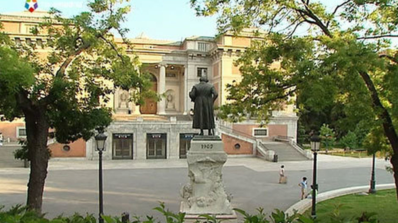 Carmena cerrará al tráfico el Paseo del Prado los domingos por la mañana