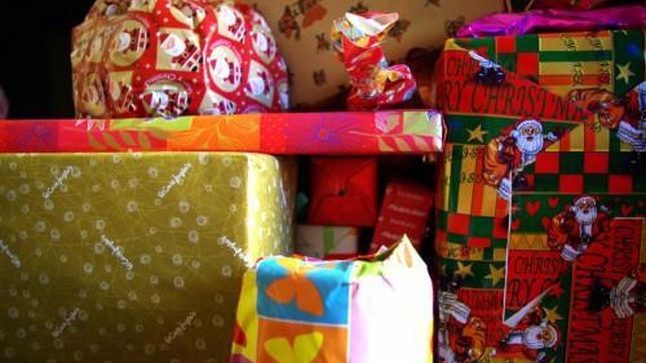 Carmena y sus concejales no podrán recibir regalos de más de 50 euros