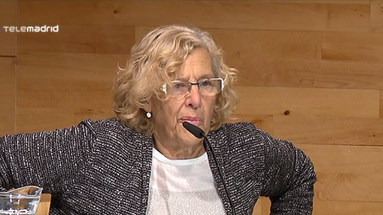 Carmena quiere que los universitarios ayuden a barrer Madrid a través de un servicio social