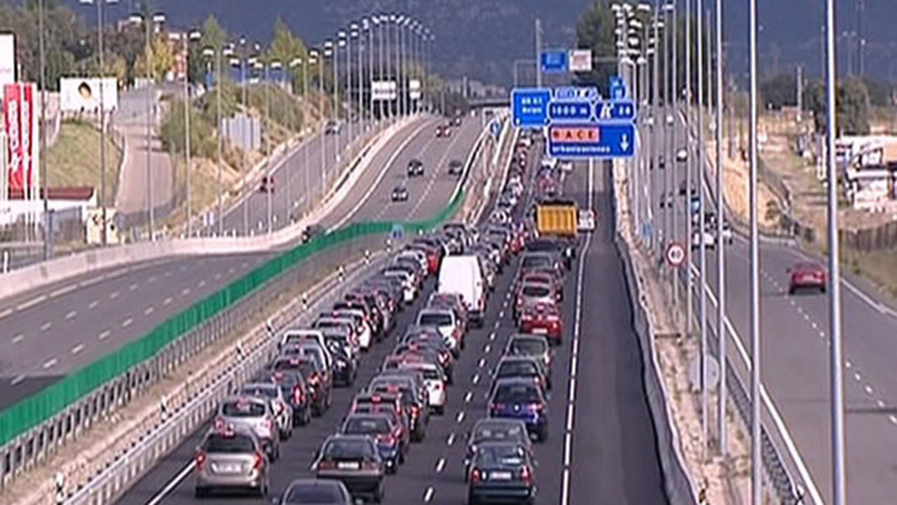 Carmena busca urgentemente una solución a los atascos que se producen Madrid los días de lluvia