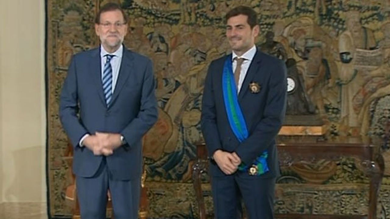 Casillas recibe la Gran Cruz de la Orden al Mérito Deportivo