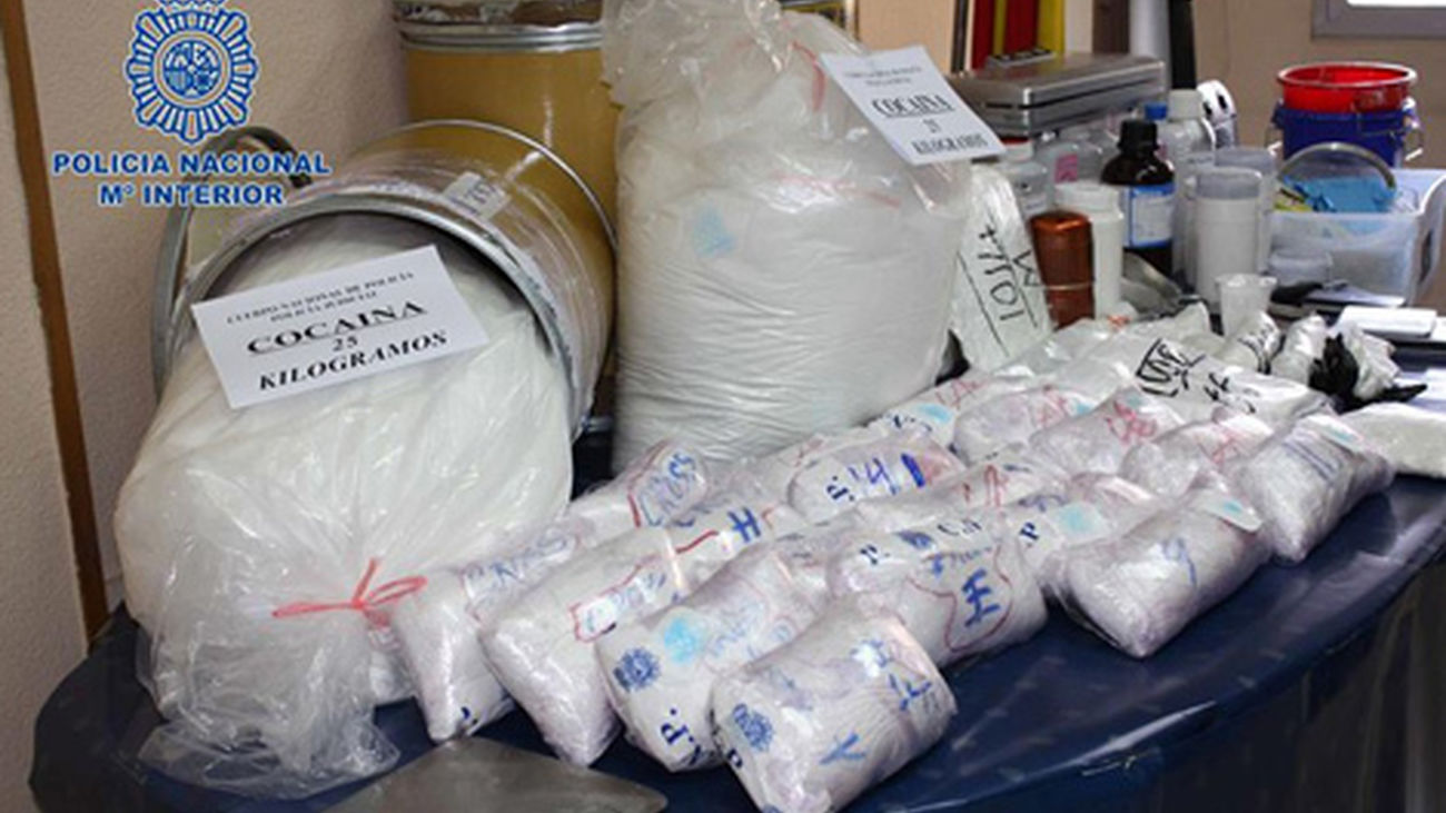 Catorce detenidos con dos laboratorios de cocaína, en Parla y Valencia