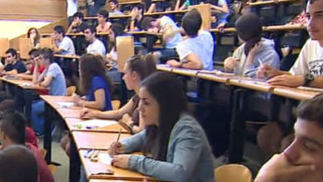Cerca de 6.000 alumnos madrileños se examinan de Selectividad