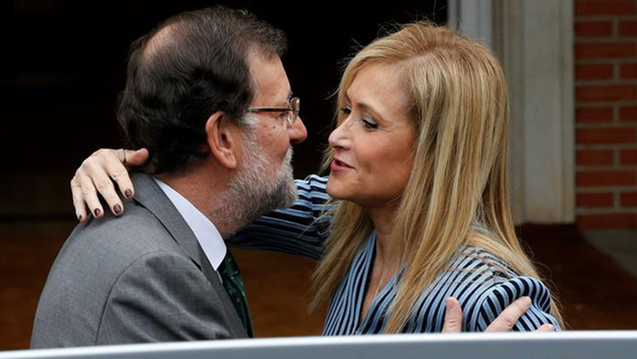 Cifuentes pide a Rajoy un nuevo modelo de financiación y el desdoblamiento de la A1