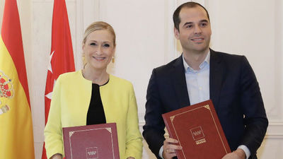 Cifuentes acuerda con Ciudadanos los presupuestos de 2017 por 18.538 millones, un 3,5%