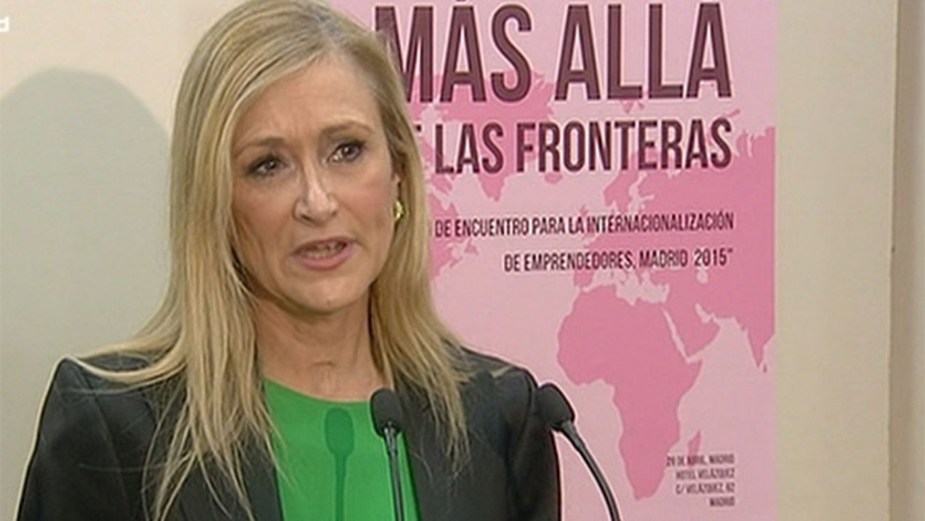 Cifuentes ampliará el abono joven hasta los 26 años y fijará una tarifa plana de 20 euros