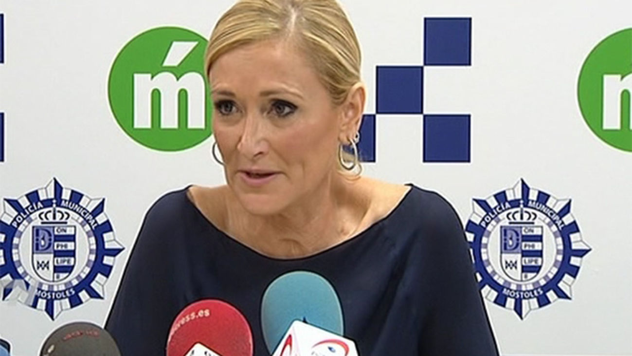 Cifuentes reitera no tener competencias en CIE: "Sería deseable que todos conocieran la competencia de cada cual"