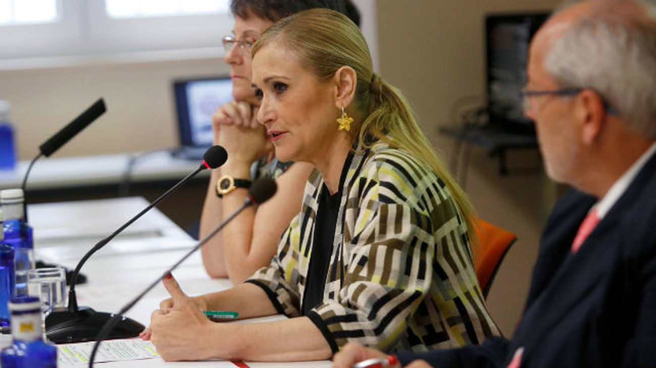Cifuentes defenderá en la Asamblea la ley de la libertad de horarios por sus resultados positivos