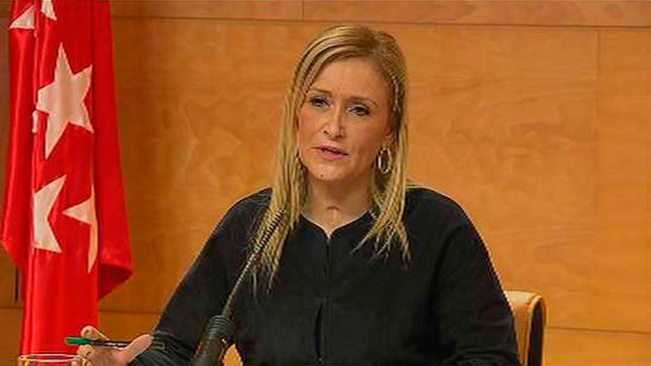 Cifuentes reducirá diputados, establecerá listas abiertas y eliminará el aforamiento