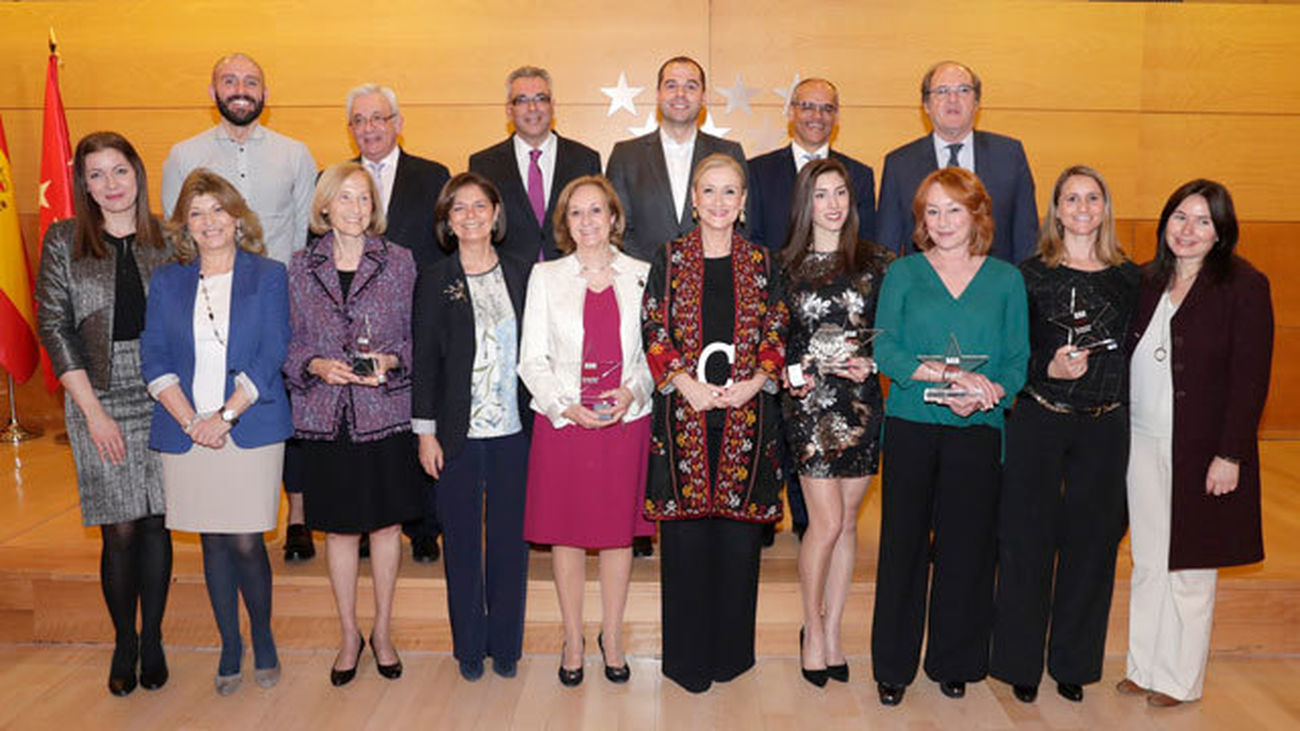 Cifuentes reitera el deber de seguir luchando contra las agresiones a mujeres