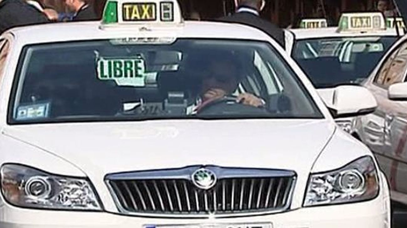 La Comunidad de Madrid aplicará la inmovilización inmediata de 'taxis piratas' y multa de hasta 6.000 euros