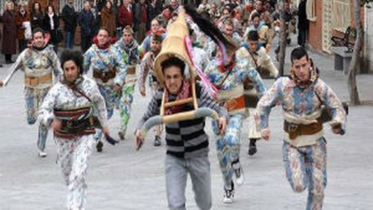 Conocemos el origen de la Fiesta de la Vaquilla de Fresnedillas de la Oliva con su alcalde, José Damián de la Peña