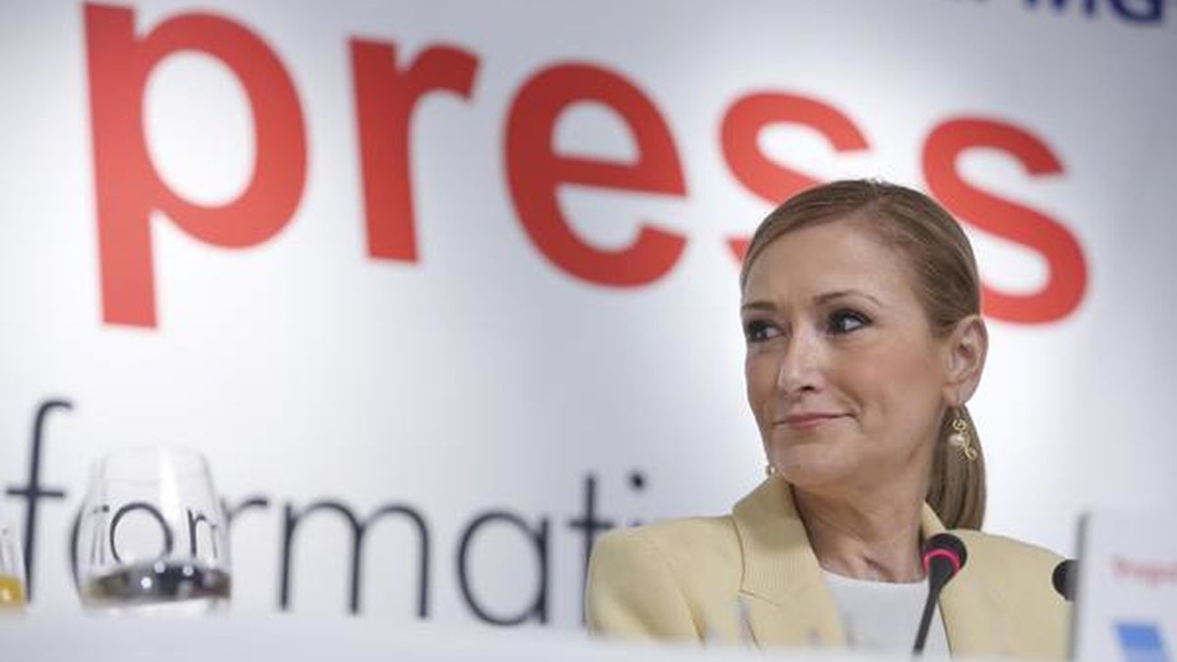 Cristina Cifuentes hace un guiño a los autónomos prolongando la tarifa plana de 50 euros durante un año