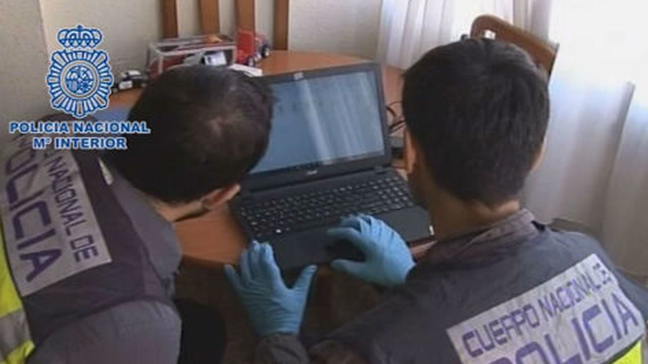 Desarticulada una red de distribución de pronografía infanitil a través de WhatsApp