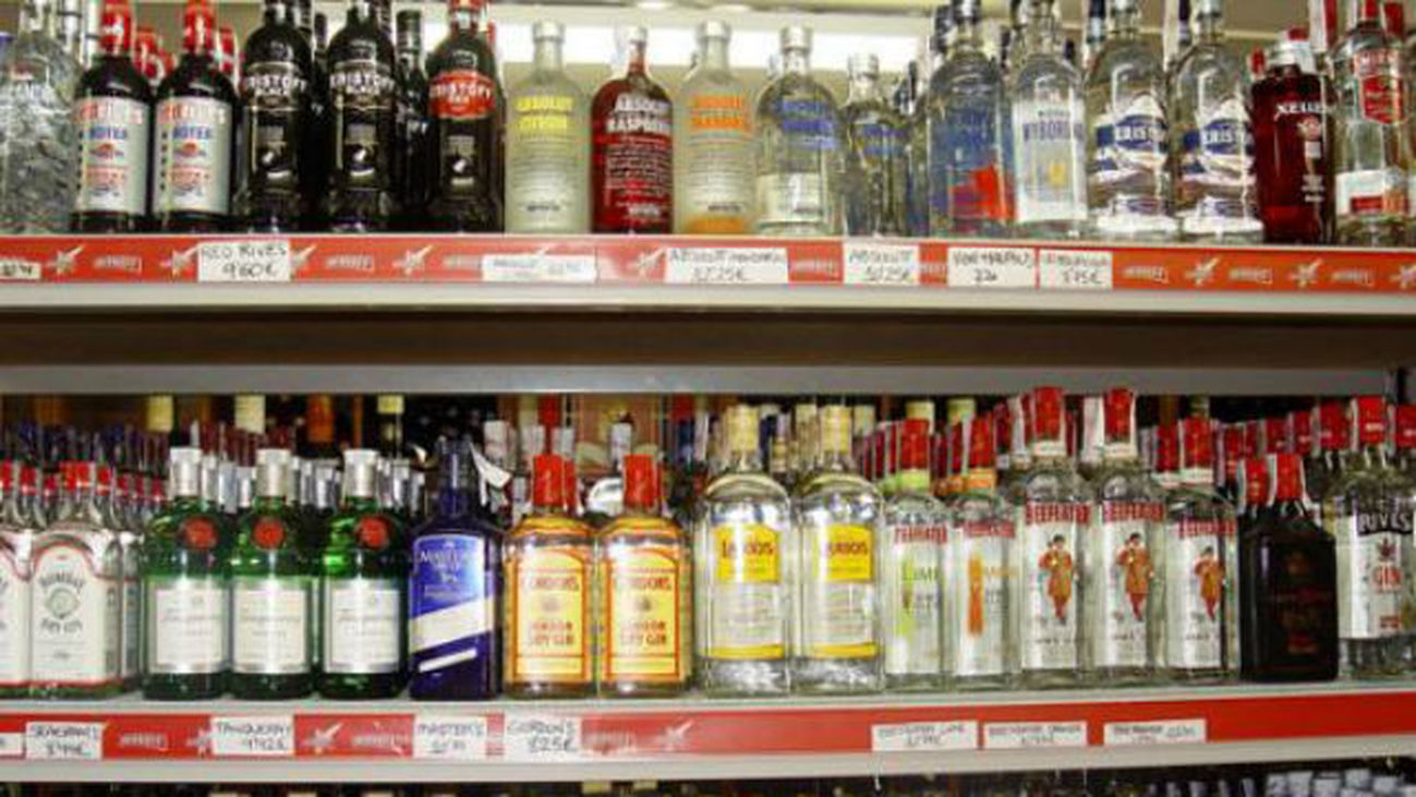 Desmantelada una destilería que elaboraba bebidas ilegales para bares de Madrid