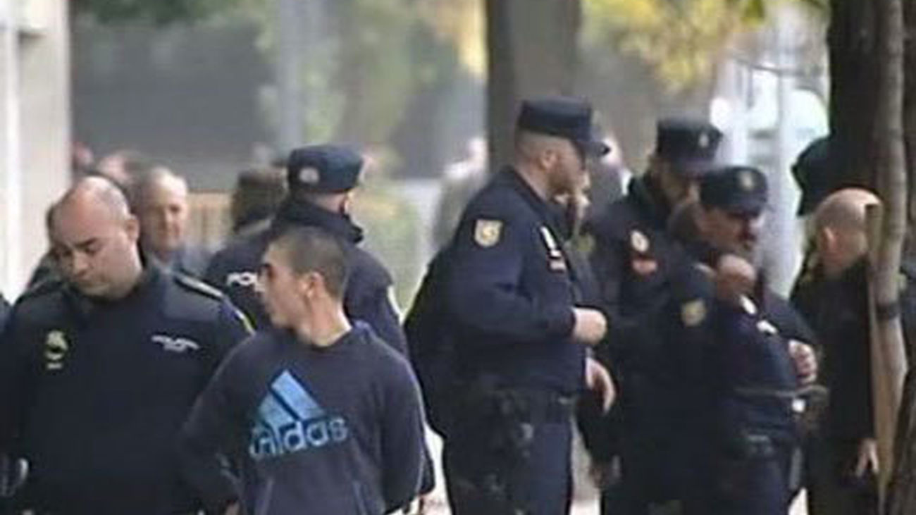 Destituidos los responsables de seguridad del Atlético y Deportivo por la pelea entre ultras