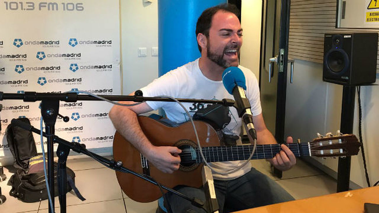 Entrevista a Felix Fernández, cantautor de Fuenlabrada, que nos presenta 'Hilo'