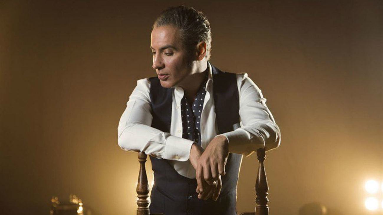 Entrevista a Pitingo, protagonista de 'El fútbol es puro teatro'