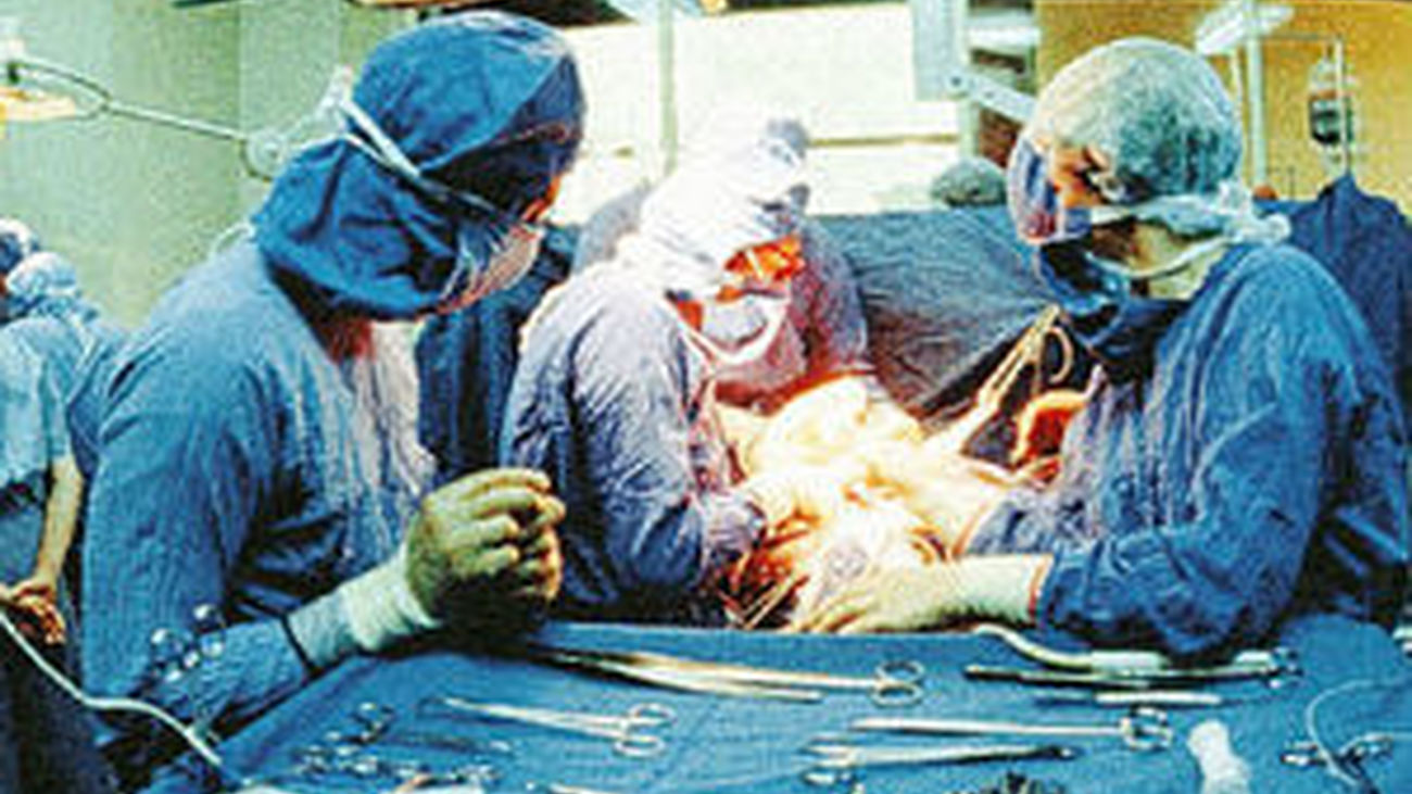 España realiza por primera vez una cadena de seis trasplantes renales de vivo