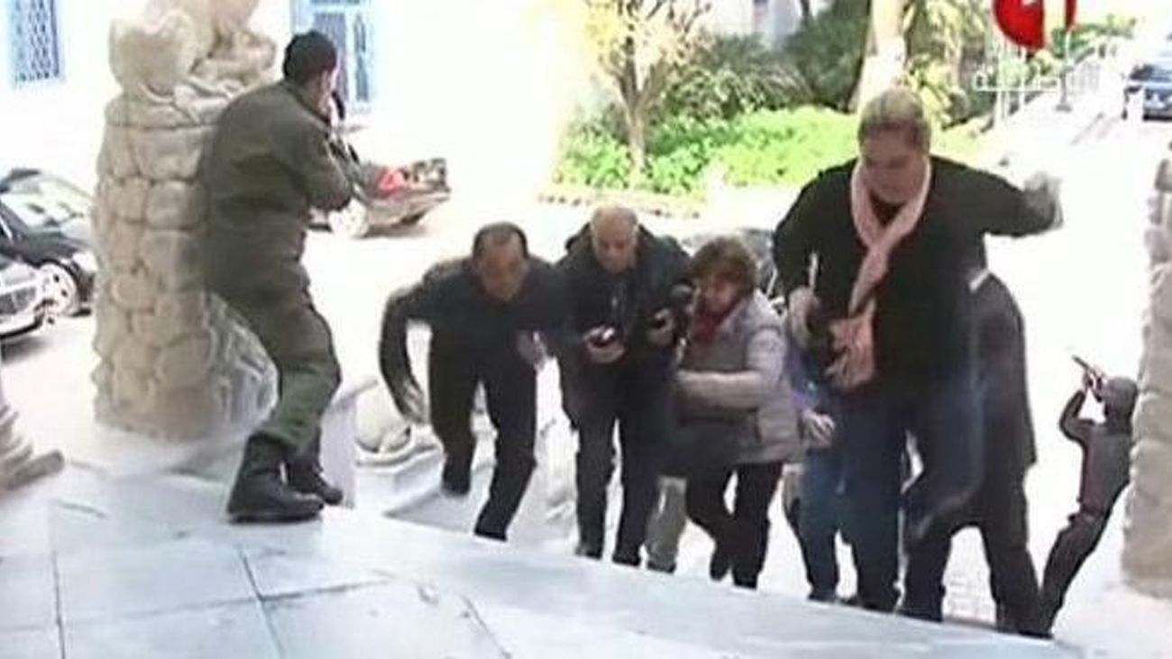 Españoles, testigo del atentado de Túnez: "Estamos vivos de milagro"