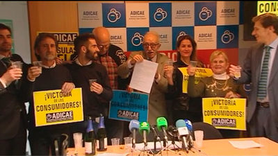 Facua acusa al Gobierno de negociar en secreto con banca las cláusulas suelo