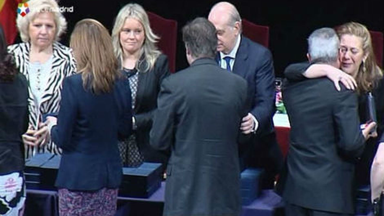 Fernández Díaz preside un acto del 11-M marcado por la unión de víctimas y partidos