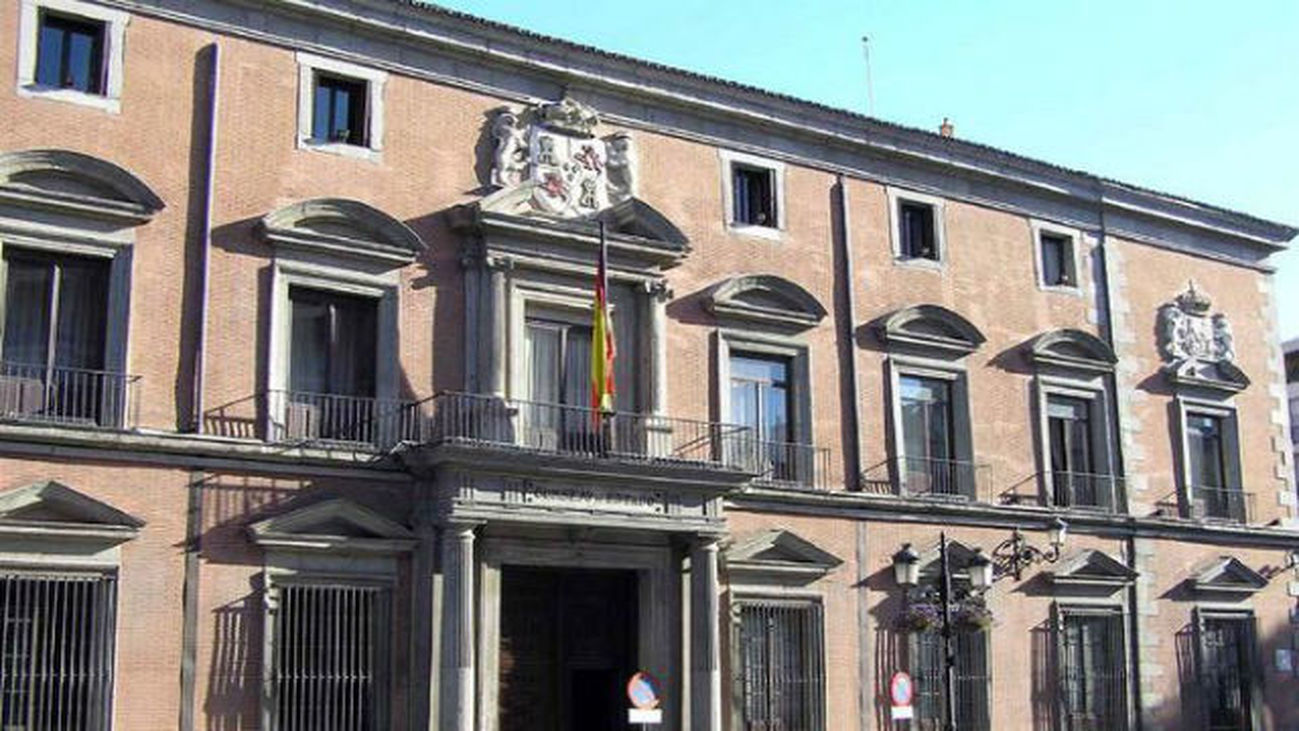 El Gobierno pone en marcha su hoja de ruta para impugnar la resolución independentista. Reclama al Consejo de Estado el informe