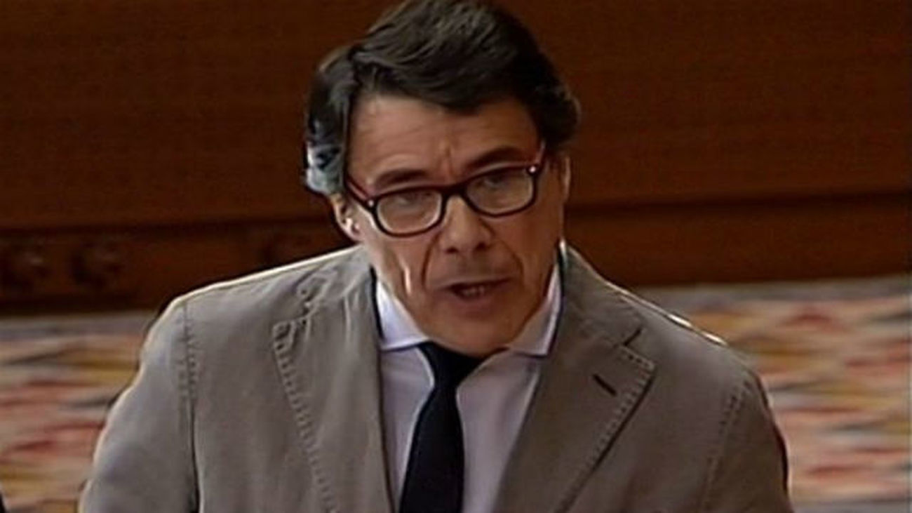 González ve "una buena decisión" la dimisión  de Juárez e insiste en un pacto general contra la corrupción