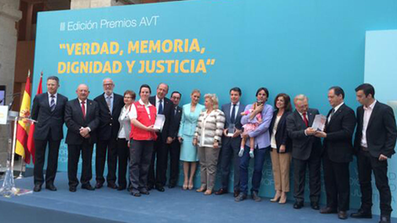 González dice que la teoría del "borrón y cuenta nueva" acrecienta dolor de las víctimas del terrorismo