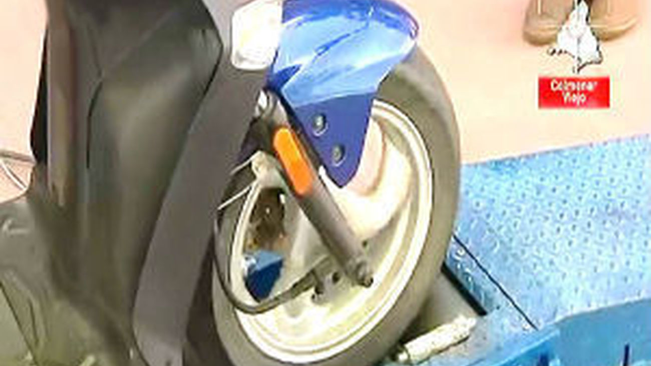 Un equipo móvil de la ITV se traslada a Comenar Viejo para facilitar la inspección a ciclomotores