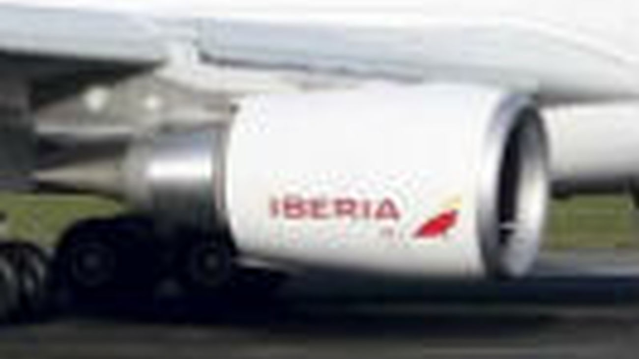 Iberia niega que sea el principal causante de la caída de pasajeros de Barajas