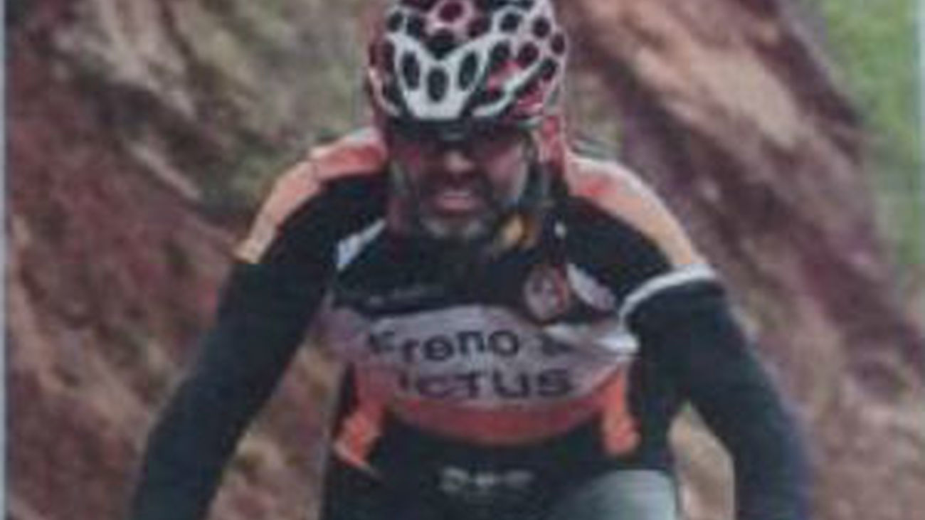 Julio Agredano sufrió un ictus en 2011, pero ha aprendido a volver a montar en bici, su reto es correr la Titan desert 2015